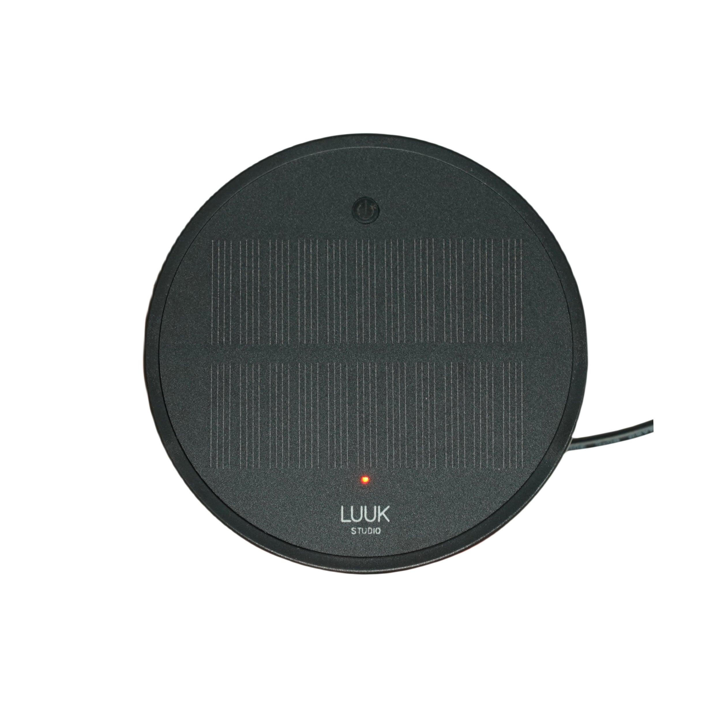 Mobiles Solis Solarmodul während des Ladevorgangs per USB – alternative Auflademöglichkeit bei schlechtem Wetter oder im Innenraum