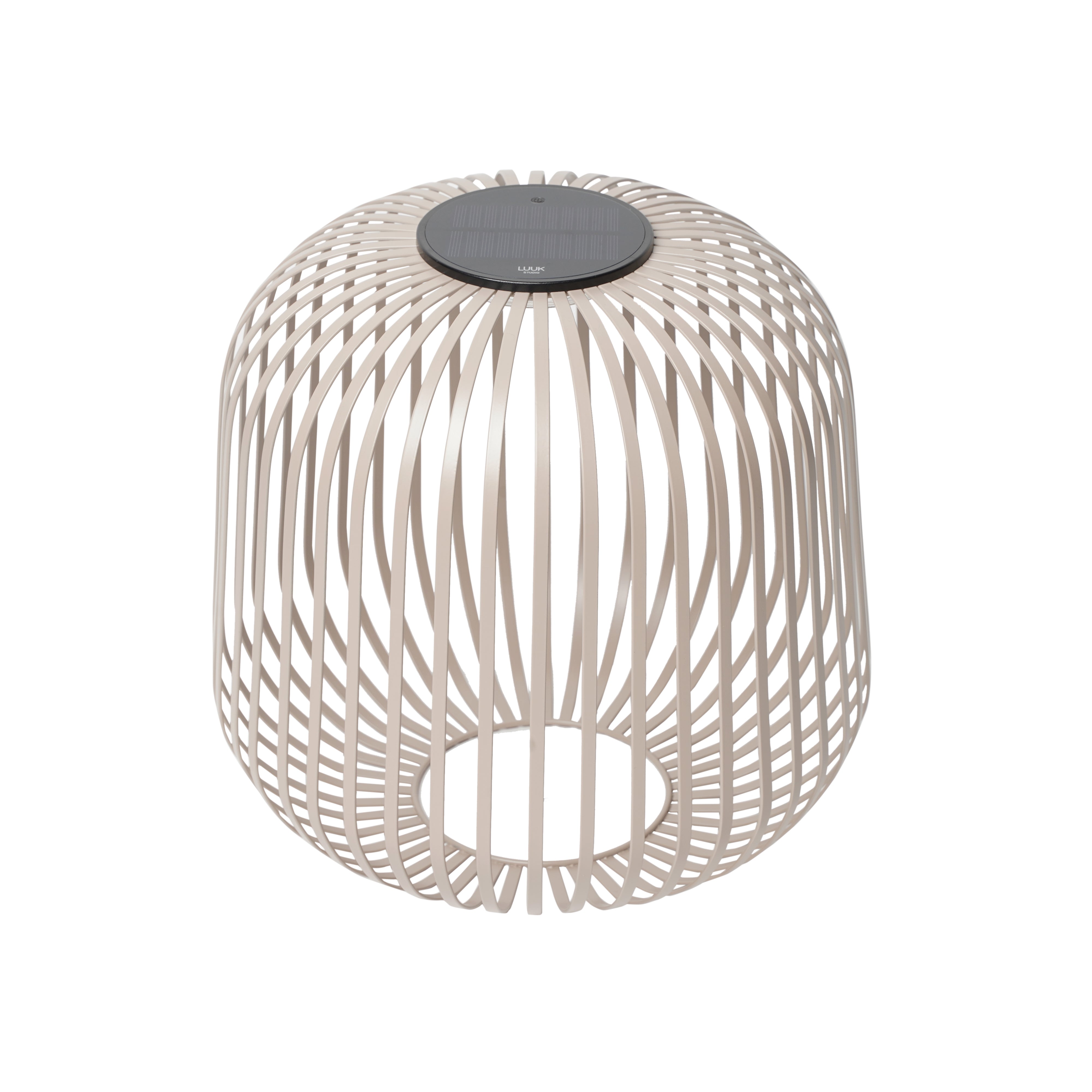 Nomad Solarlaterne Solis L mit Metallgestell von LUUK Studio – modernes Windlicht mit warmweißem, dimmbarem Licht für stimmungsvolle Beleuchtung im Außen- und Innenbereich.